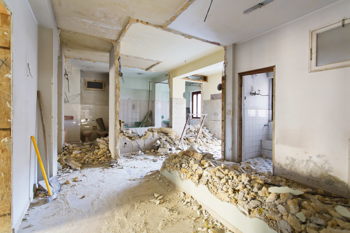 Intérieur d'un bâtiment partiellement démoli